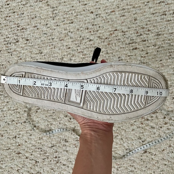 Ladies NIKE ankle high top suede sneakers Size 8 - Picture 9 of 11